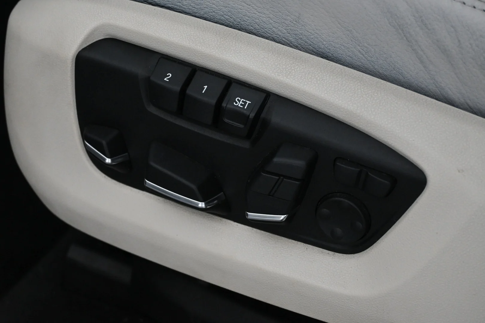 Car Image - 5W4ZEfJJeYw6fC7SHNVzxm