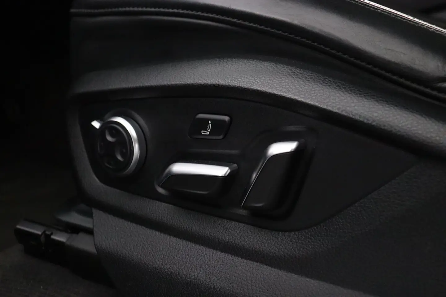 Car Image - 3EyzQnf7t201rDR68M1k35