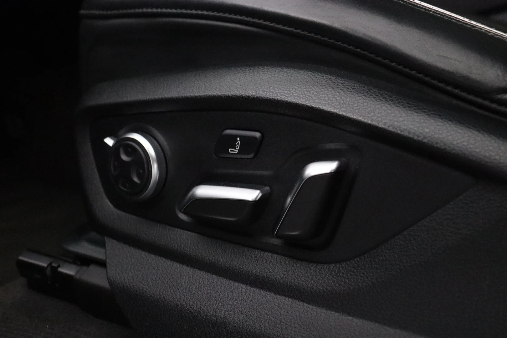 Car Image - 3EyzQnf7t201rDR68M1k35
