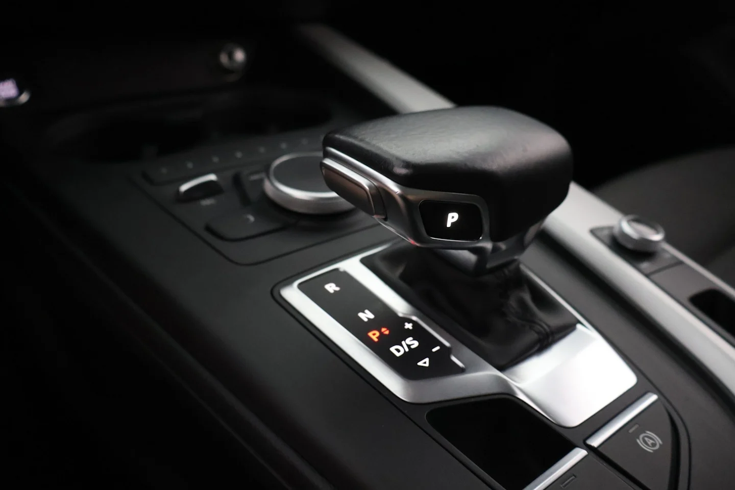 Car Image - AMRO3LDriiJpxgAlJ9ZHt