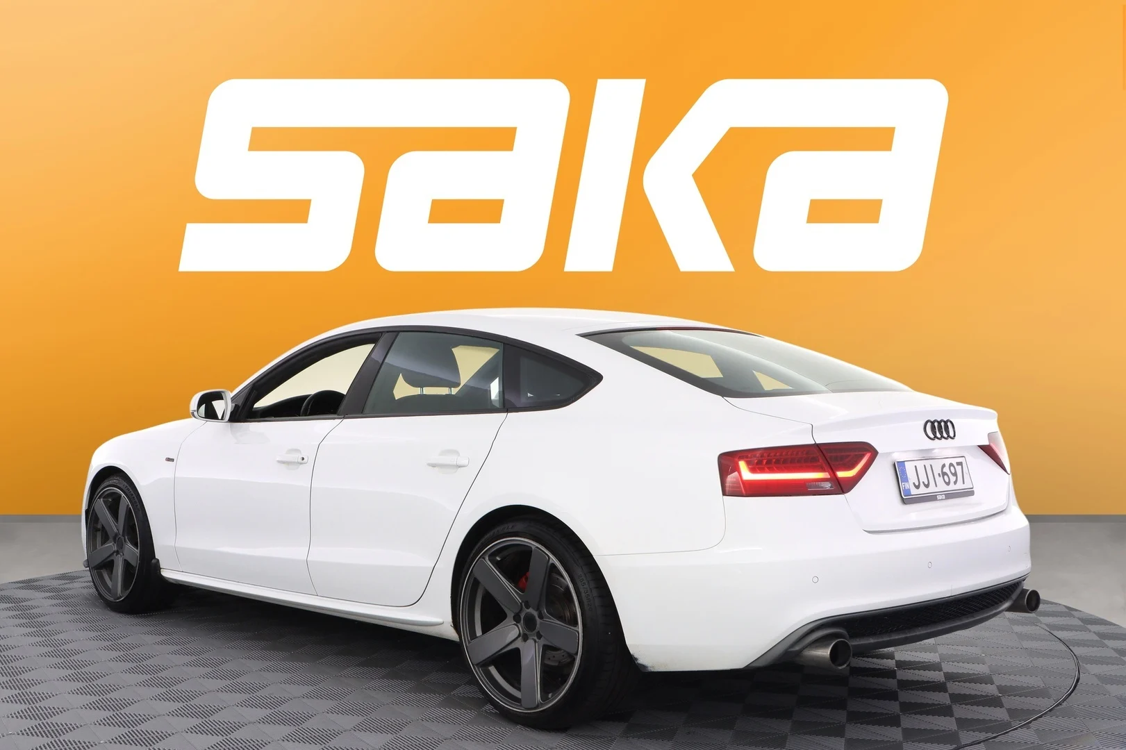 Car Image - eW6sxIuEE7wu8WdNbwc9z