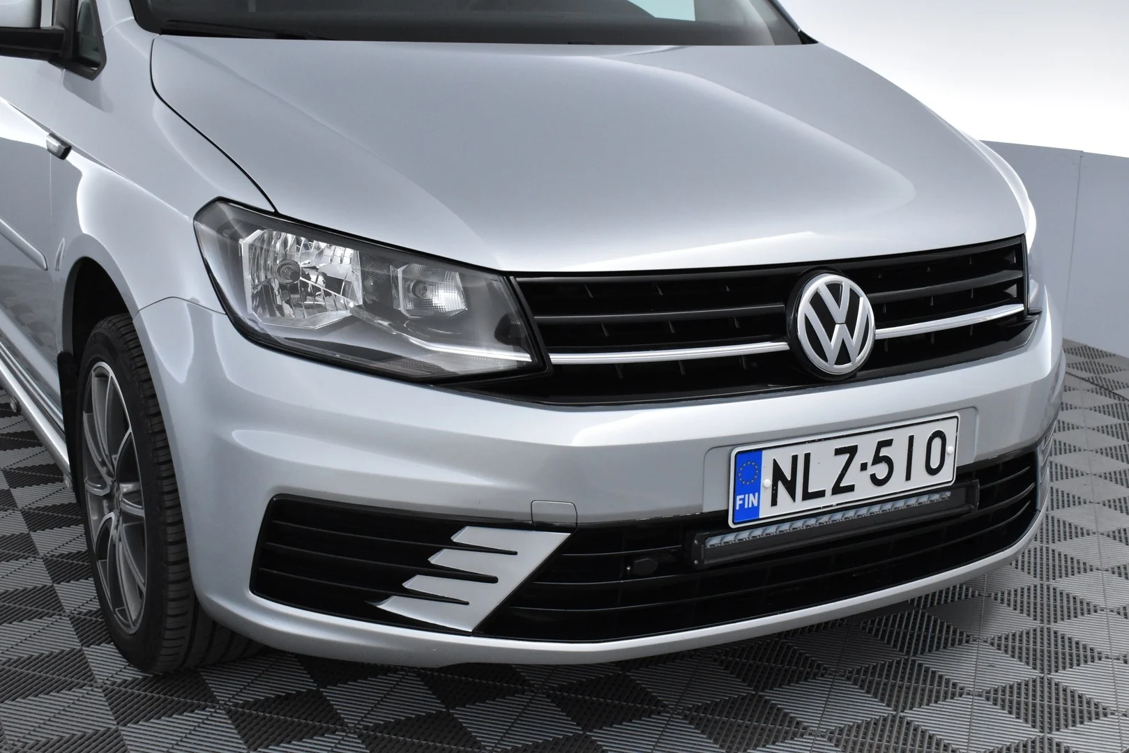 Car Image - zD1OdSiS8CsbaVbxRp9TU