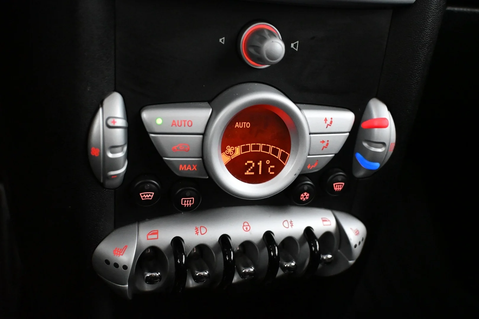 Car Image - 6H20dmsTpGUDuQtXadDOyi