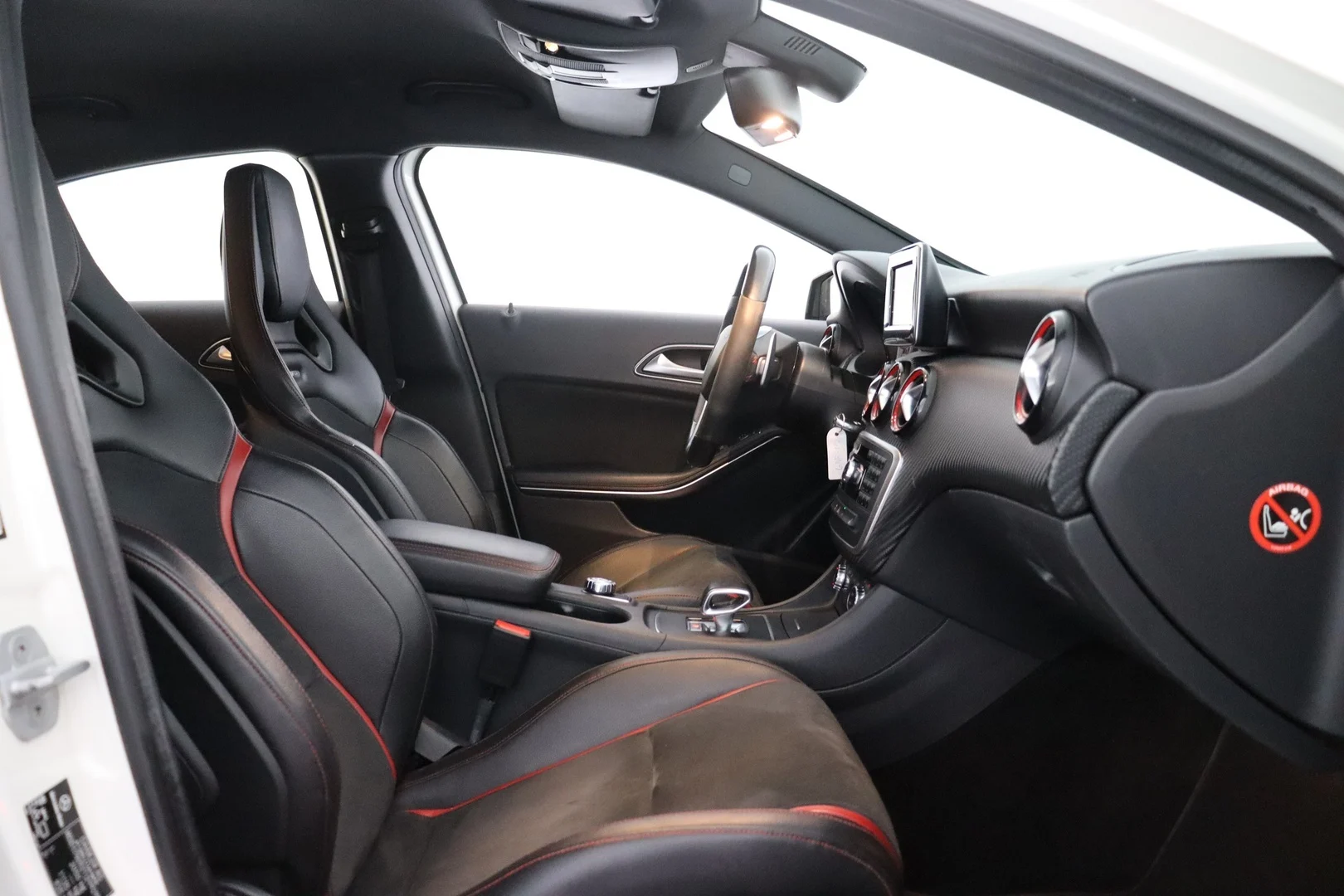 Car Image - 6DMiVvMb9lv0PW4TwoIdtj