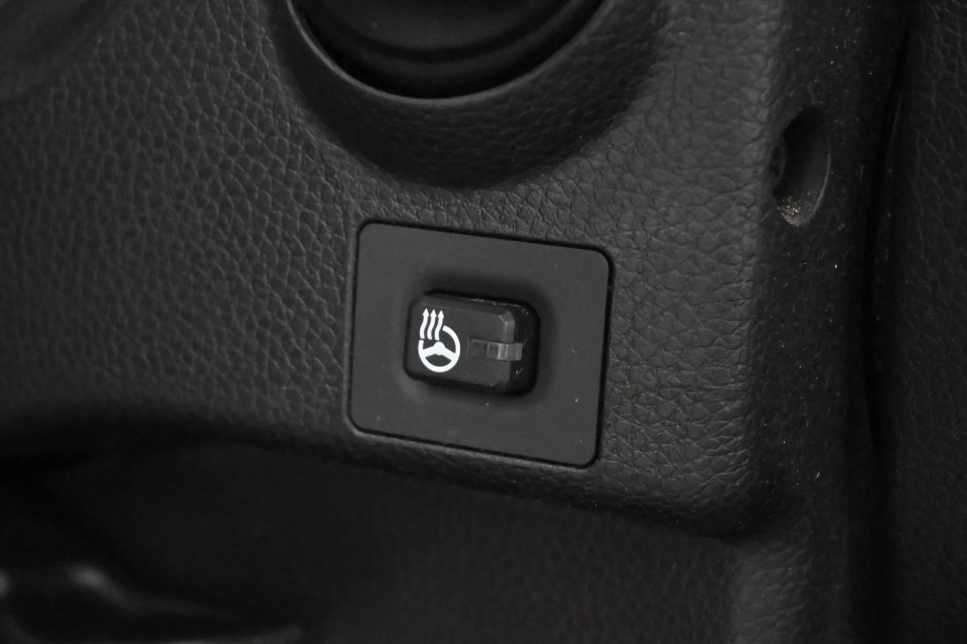 Car Image - 5vBoxhPRz9LqMsinfbBfoB