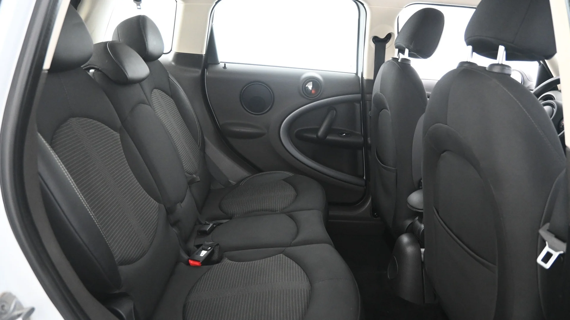 Car Image - 7L4JUNeMY1B3FzBmq14IlO