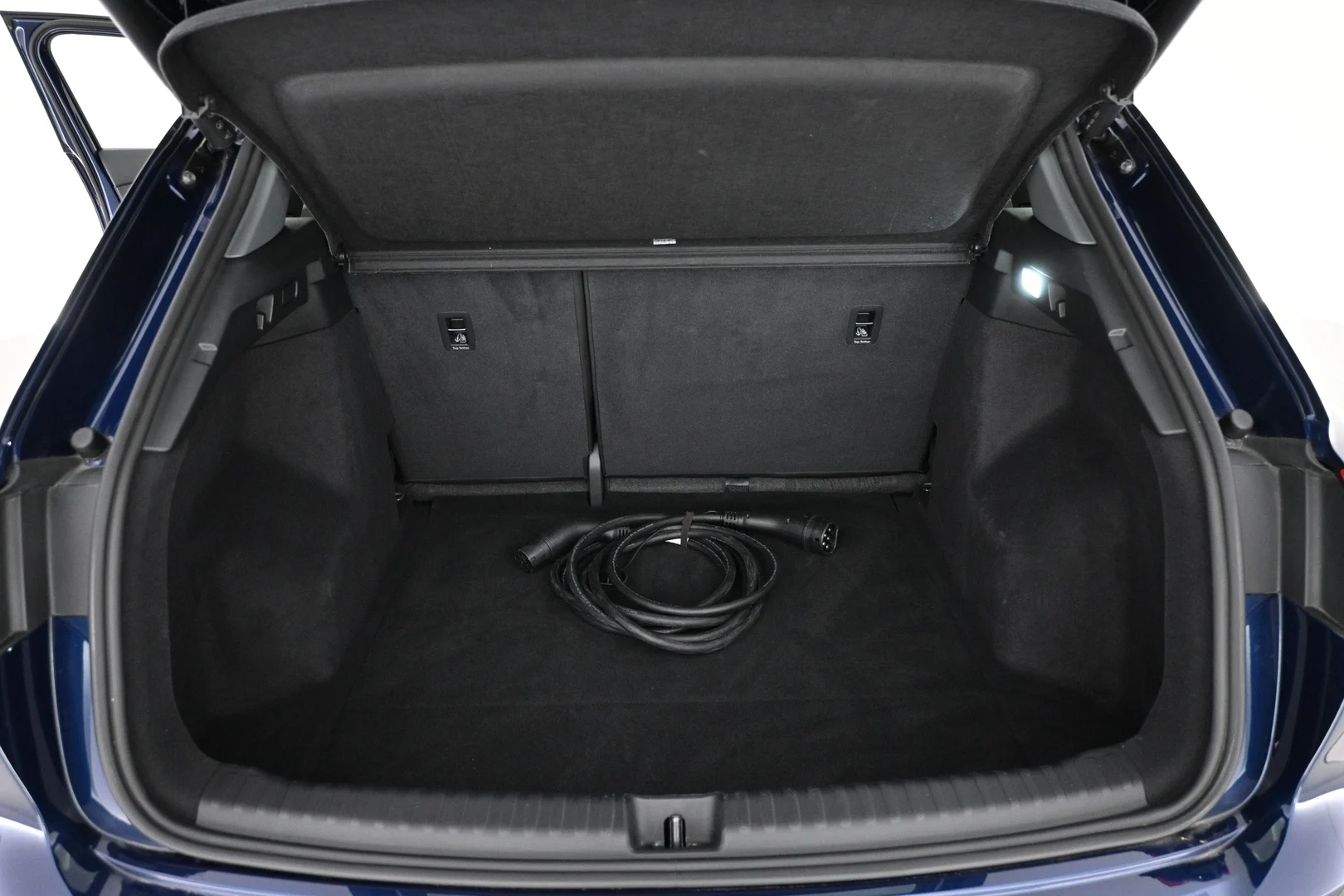 Car Image - 2Nv4tag3q4FU0wTNEM4YZb