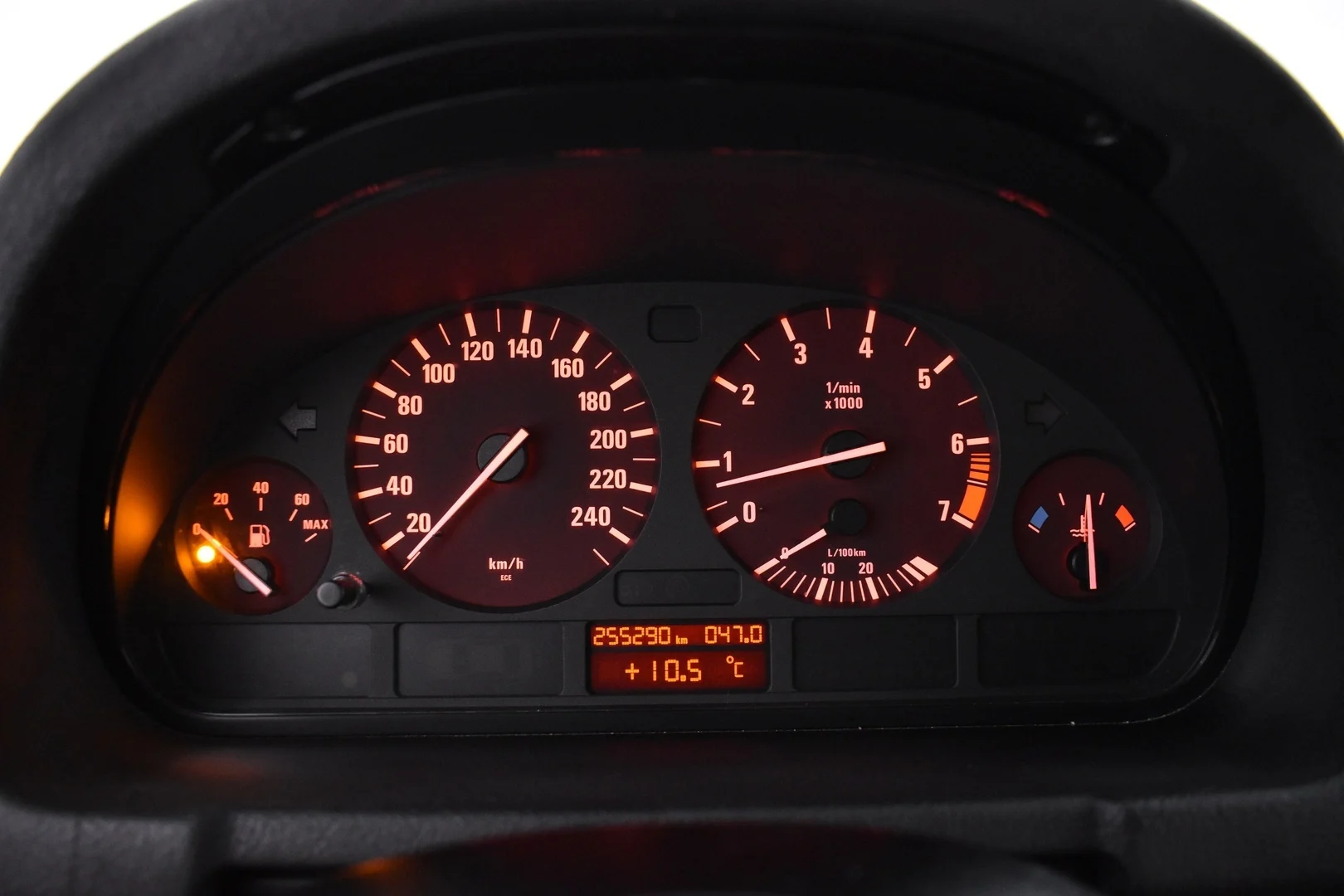 Car Image - qJJAbVsUSFxpIl1uqEHyS