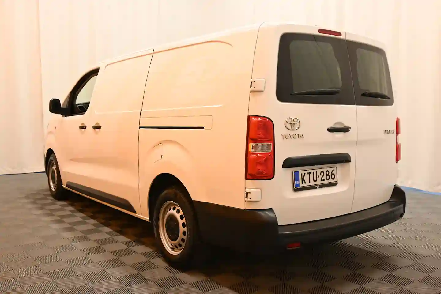 Car Image - 2oPVfkl1KgJVgvKasjnYLD