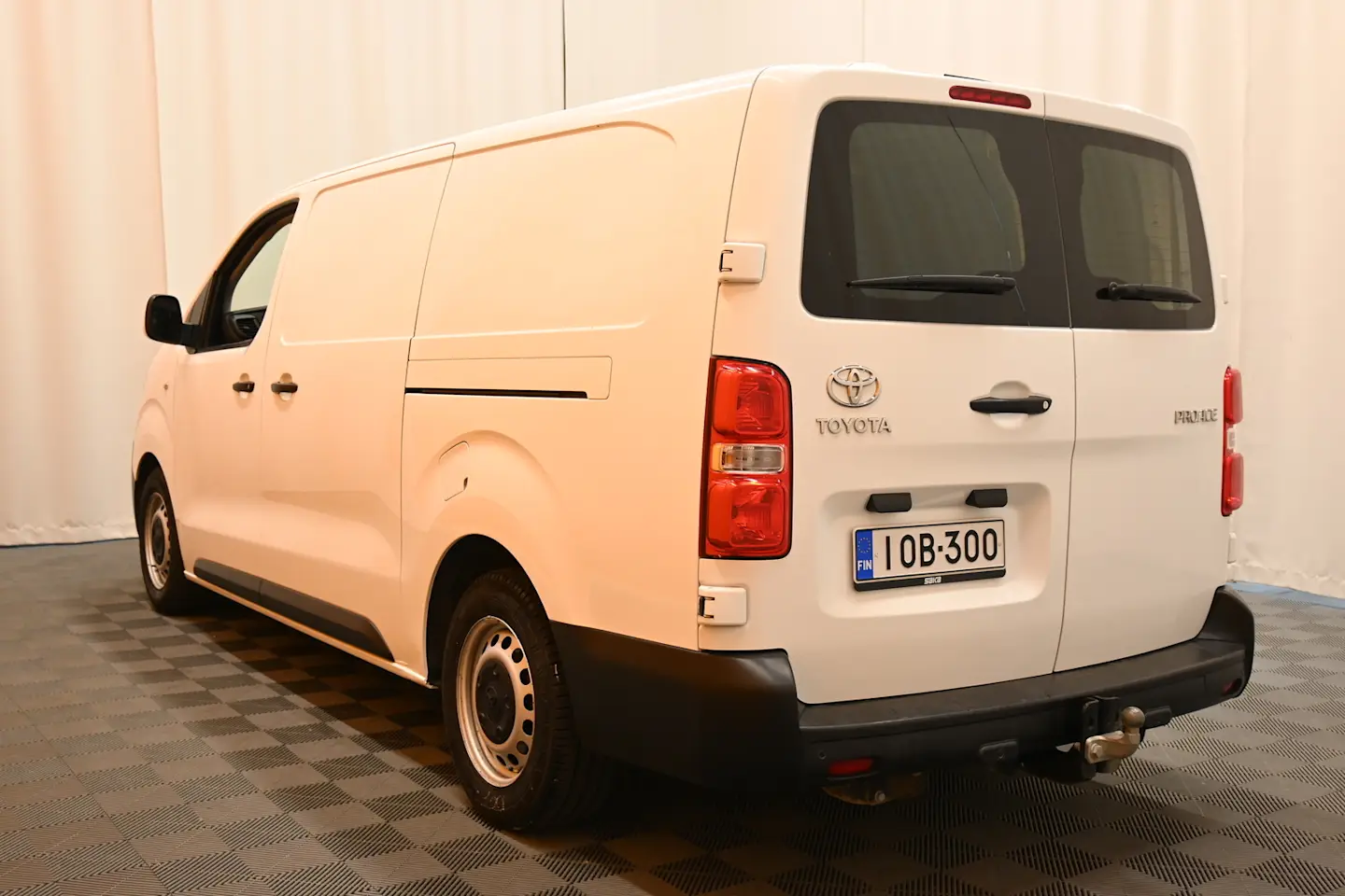 Car Image - 2lqxBzkZBElr7UM7a3KBgO