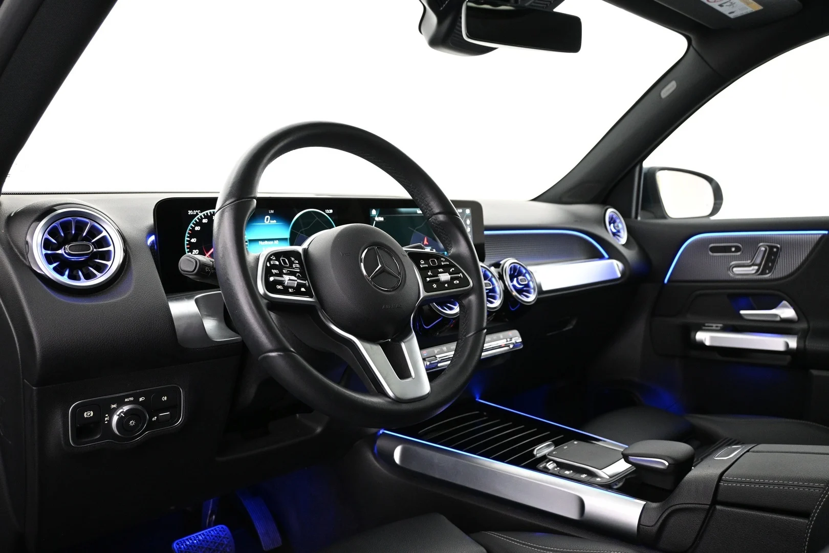 Car Image - 1iQSBJdYqNih1xdcP6XMuL