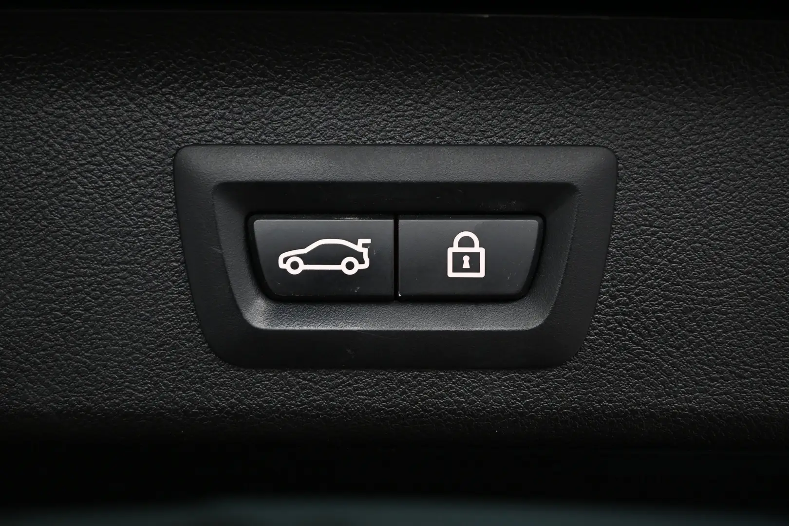 Car Image - 2o1gCc1g2a1InX1EMw4ngK