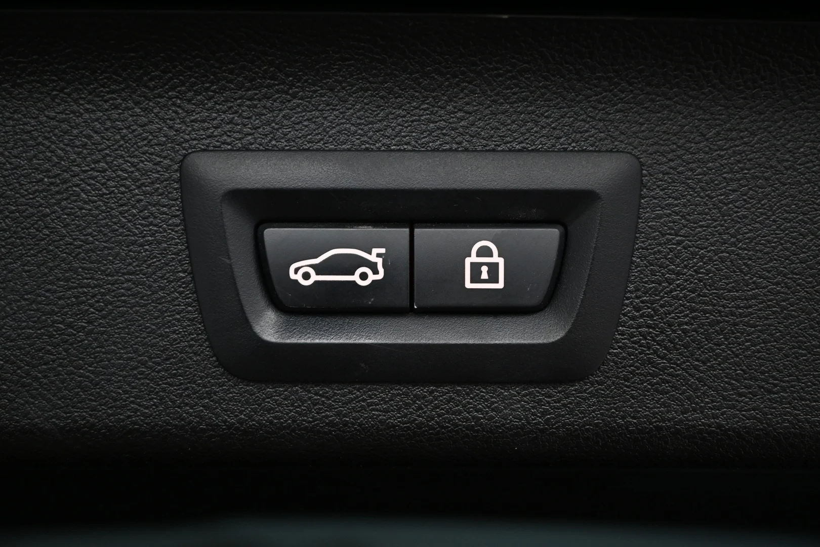 Car Image - 2o1gCc1g2a1InX1EMw4ngK
