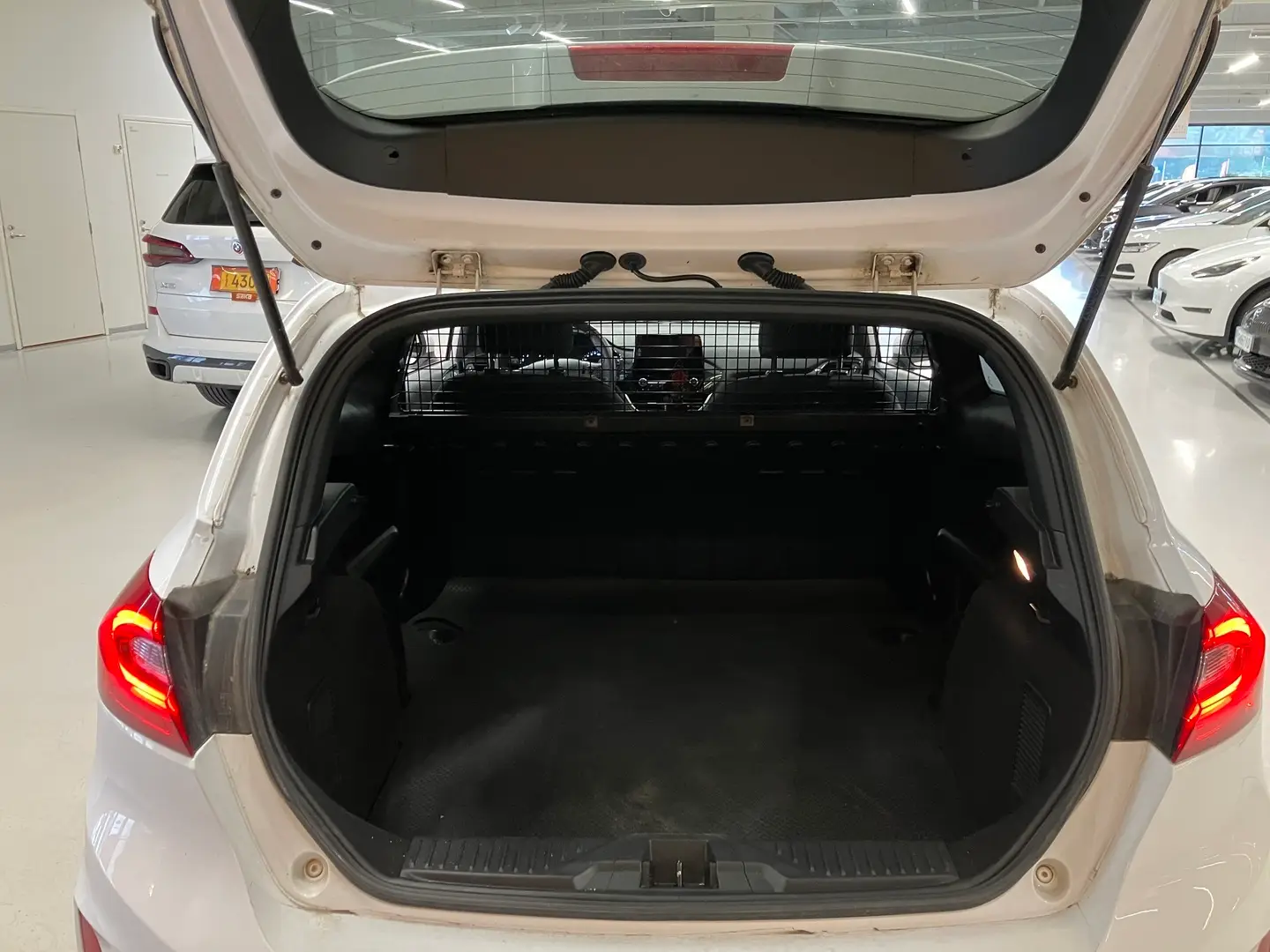 Car Image - 7b6WxDkNgpiBd0rZfhM9jK