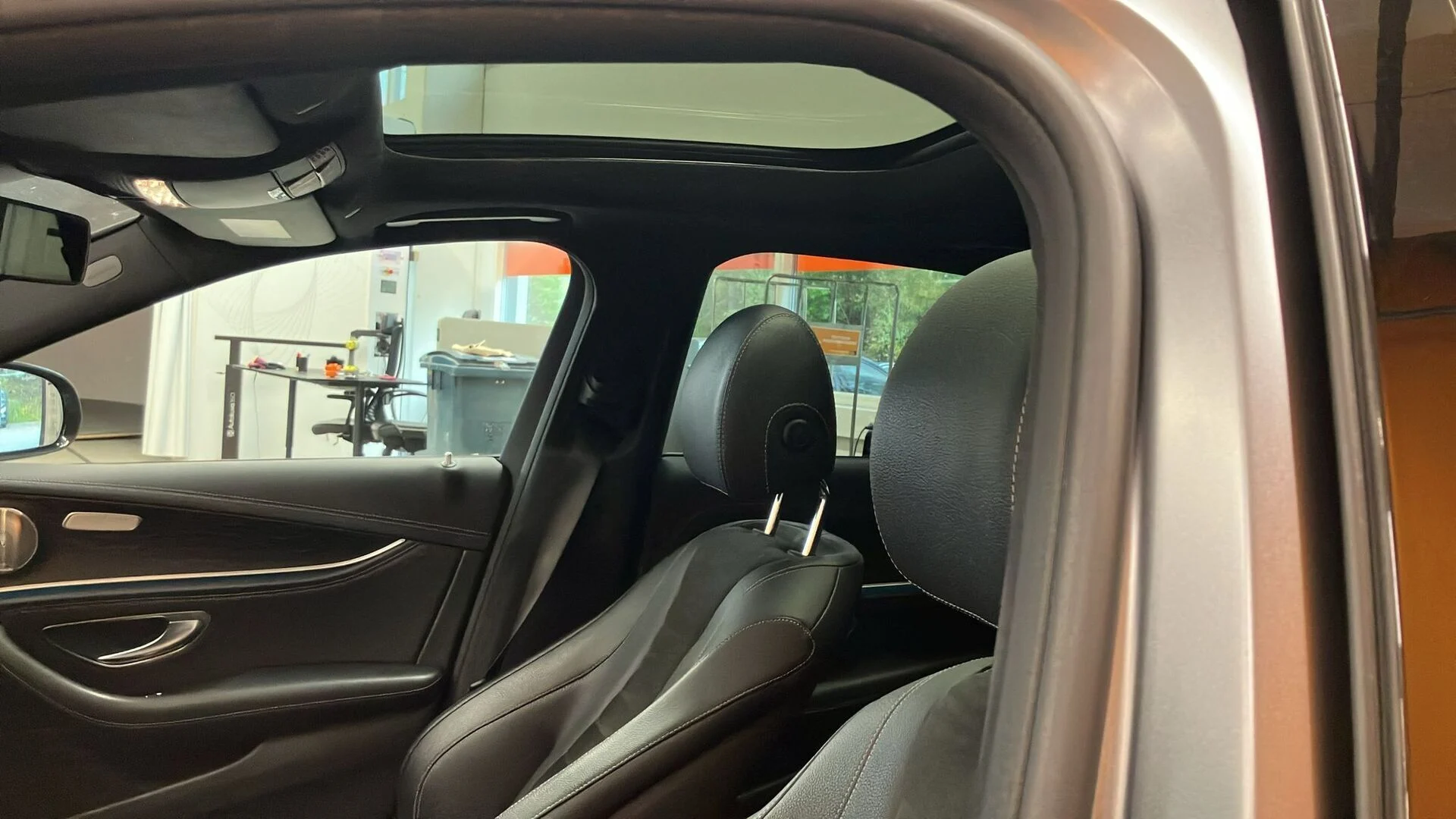 Car Image - 3N2JyX2WnlKNXjqtv5jDq3