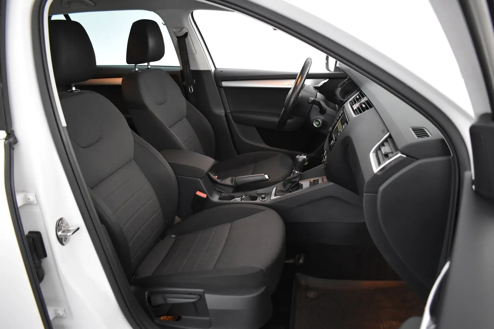Car Image - 16l94U2oEwTNfx0UoTmARB