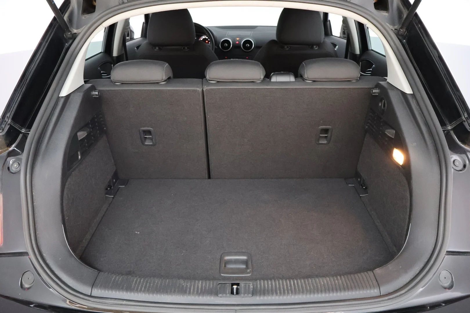 Car Image - 7FJExTBv1COkbMaClaOXfN