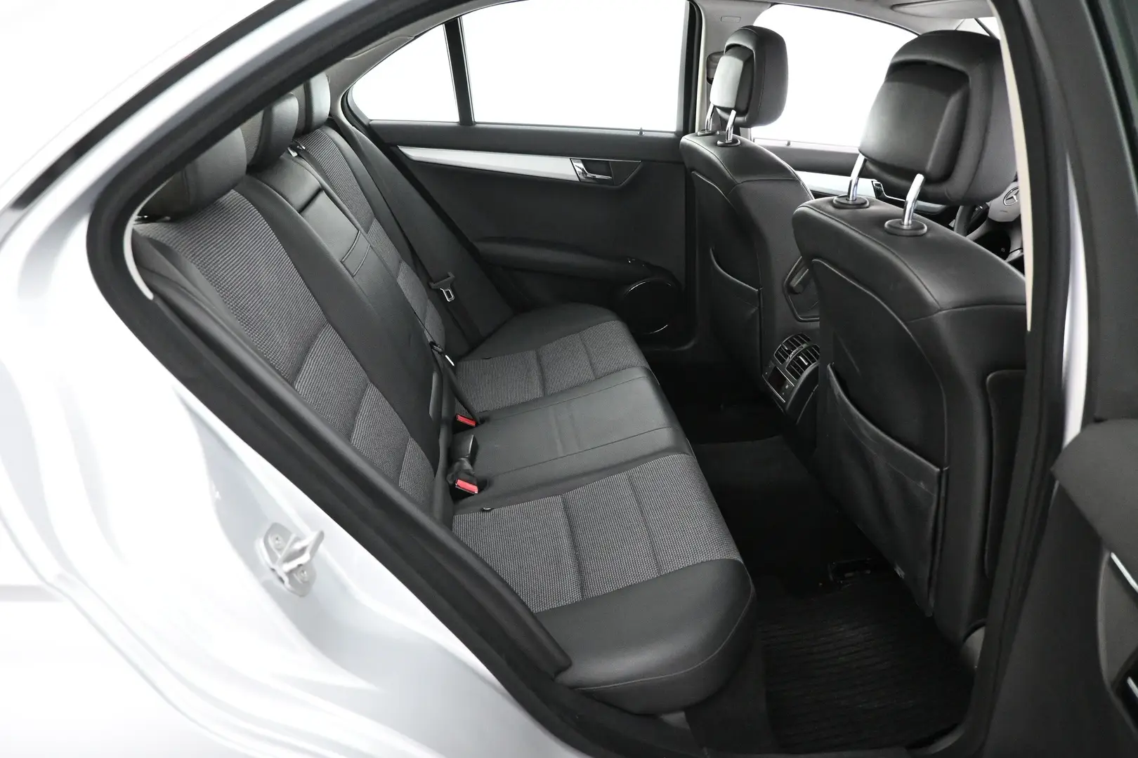 Car Image - sQucPQB42NiRSzhr1iV8R