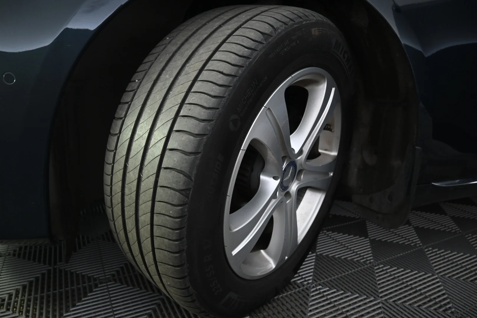Car Image - okJNa0eZY3bbClrusrWMI