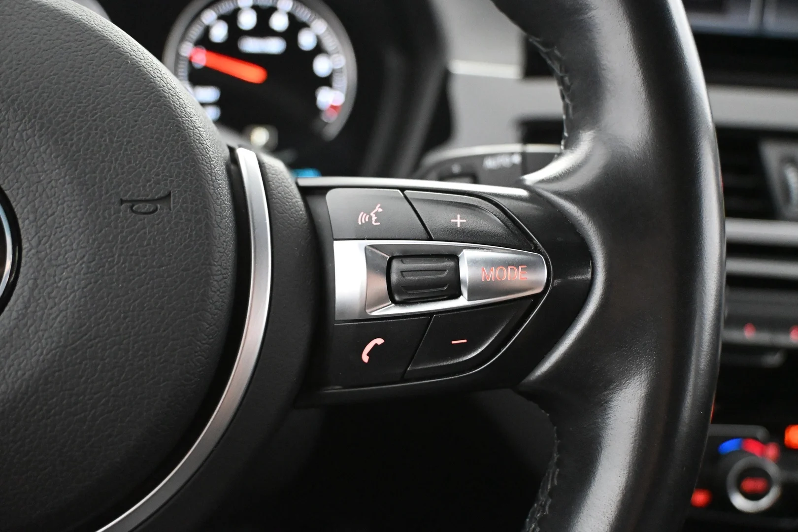 Car Image - 55AdKon9BdICSIbbbv9FeL