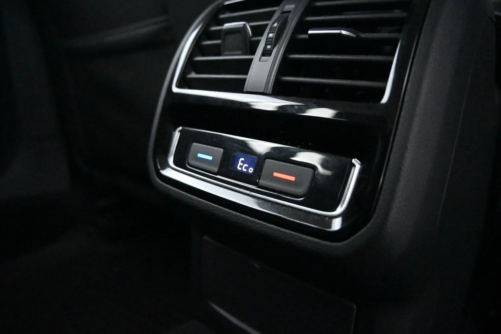 Car Image - xFs6D48EJ0gZrP6WQ171x