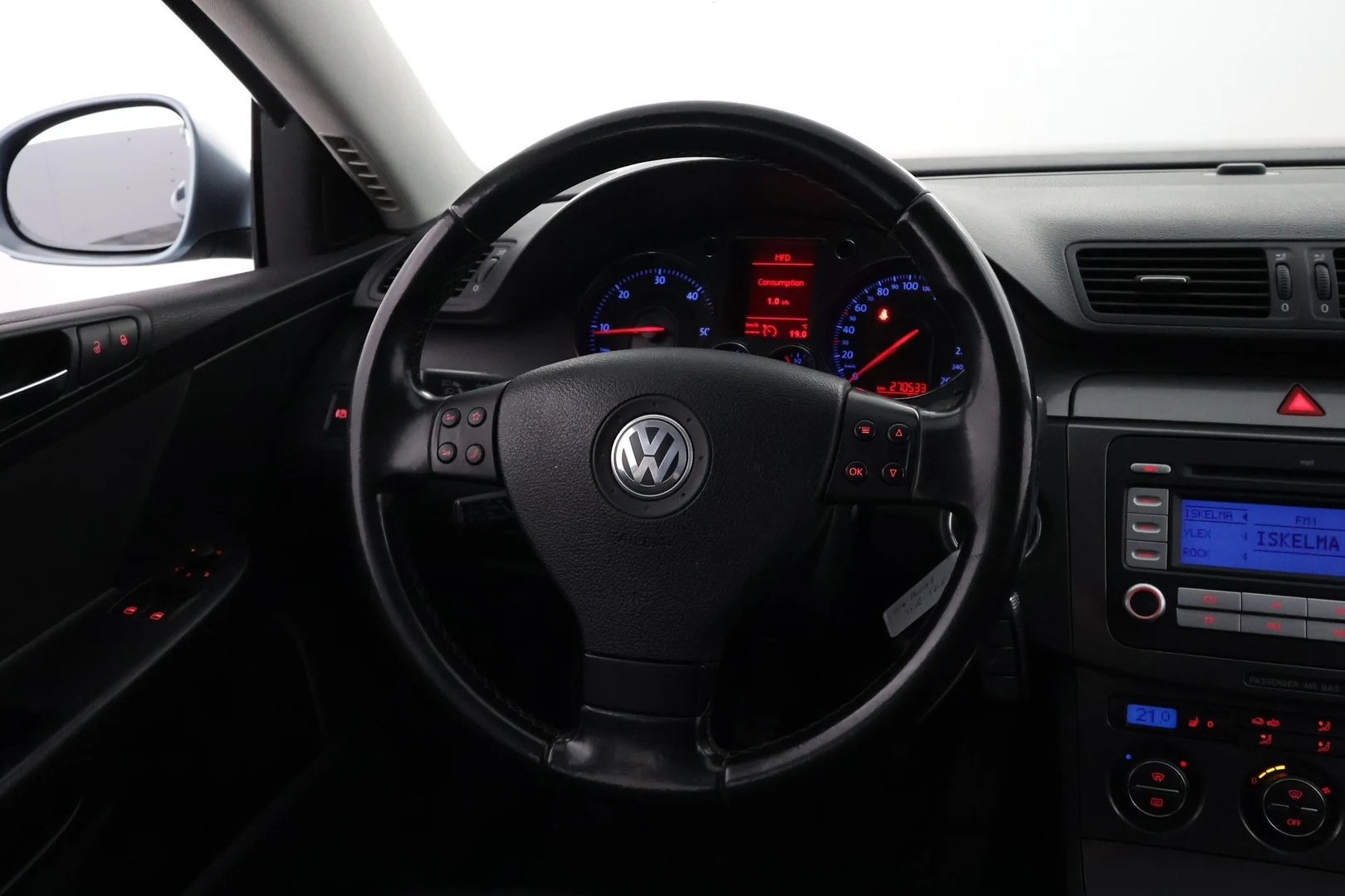 Car Image - 5XGtDcDlH7wGq30MmwHYoQ