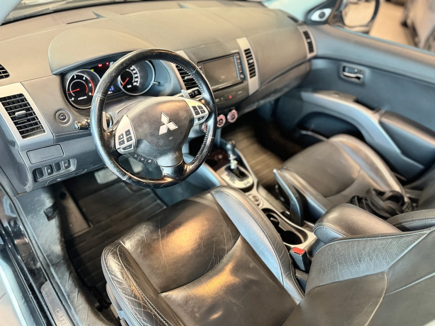 Car Image - 3ahR8ch9ho5ClEB2IY9aQo