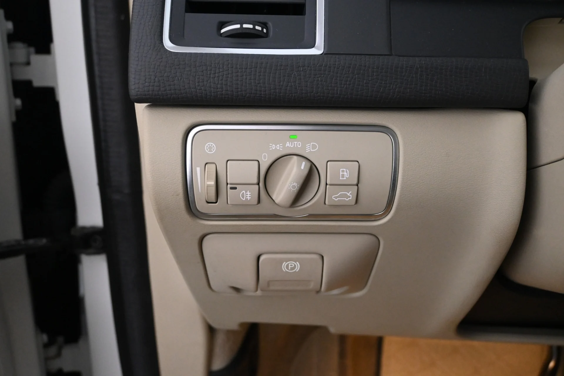 Car Image - 5j0LwqEGutwKdvt0XGpepn