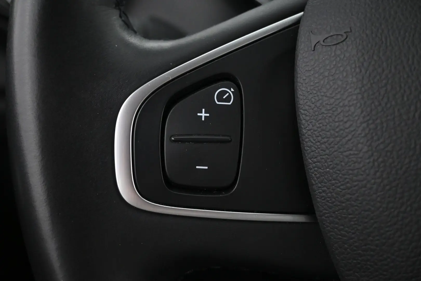 Car Image - 5H1tiHU1g5YlPIo3KC4UJB