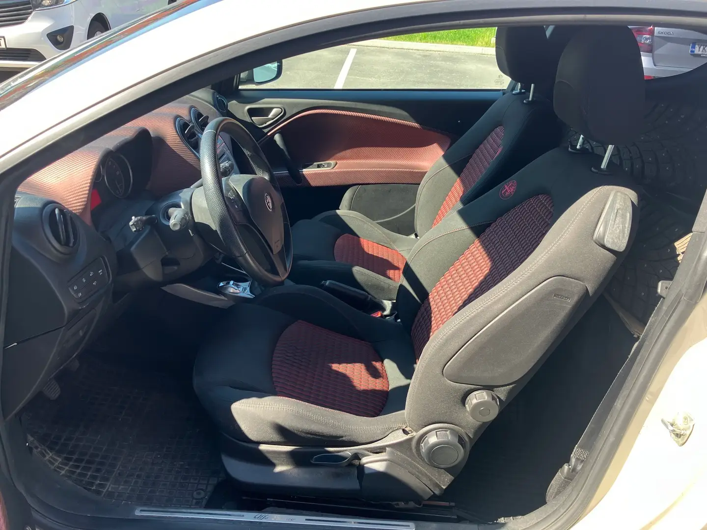 Car Image - 7ydKj9Nz8hufxerHE6A1tR
