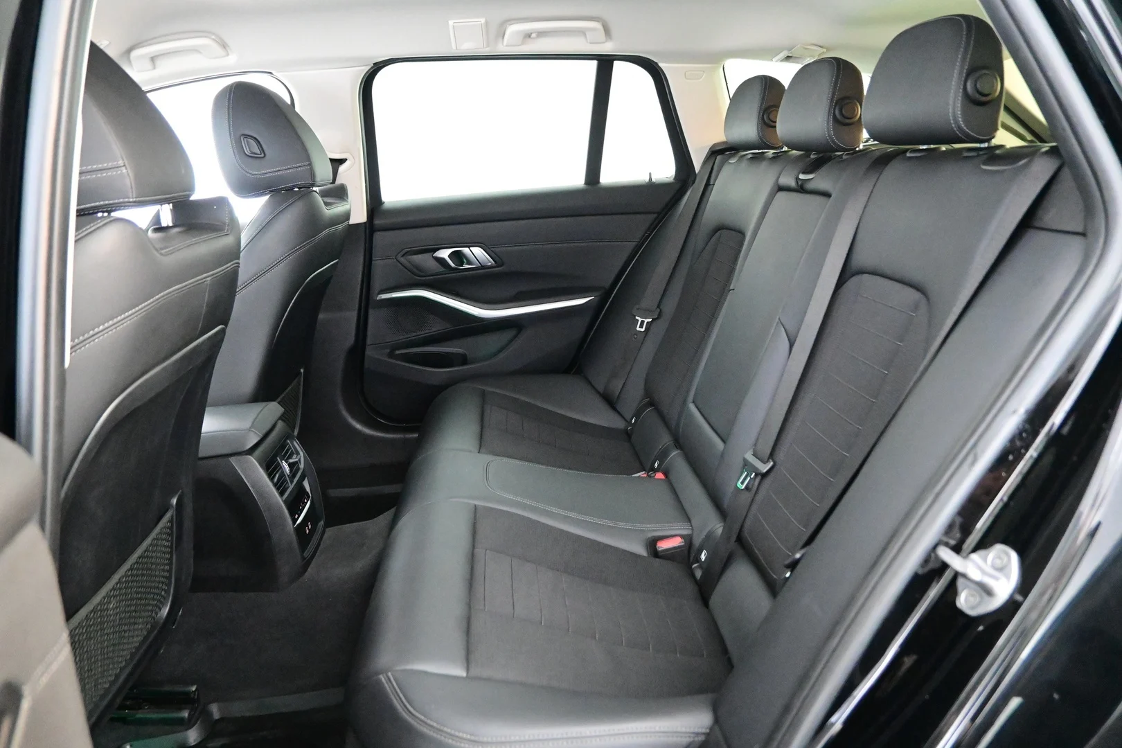 Car Image - 1tJaJKLTs4au19vlfK0eVf