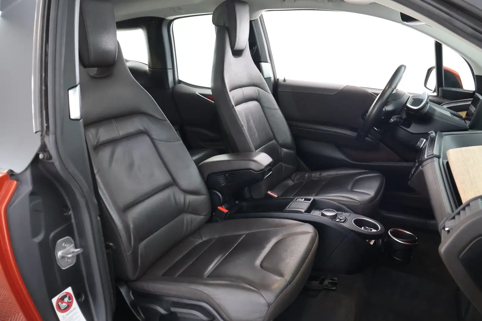 Car Image - 6SjT6IGi9siYUqcG6TefpO