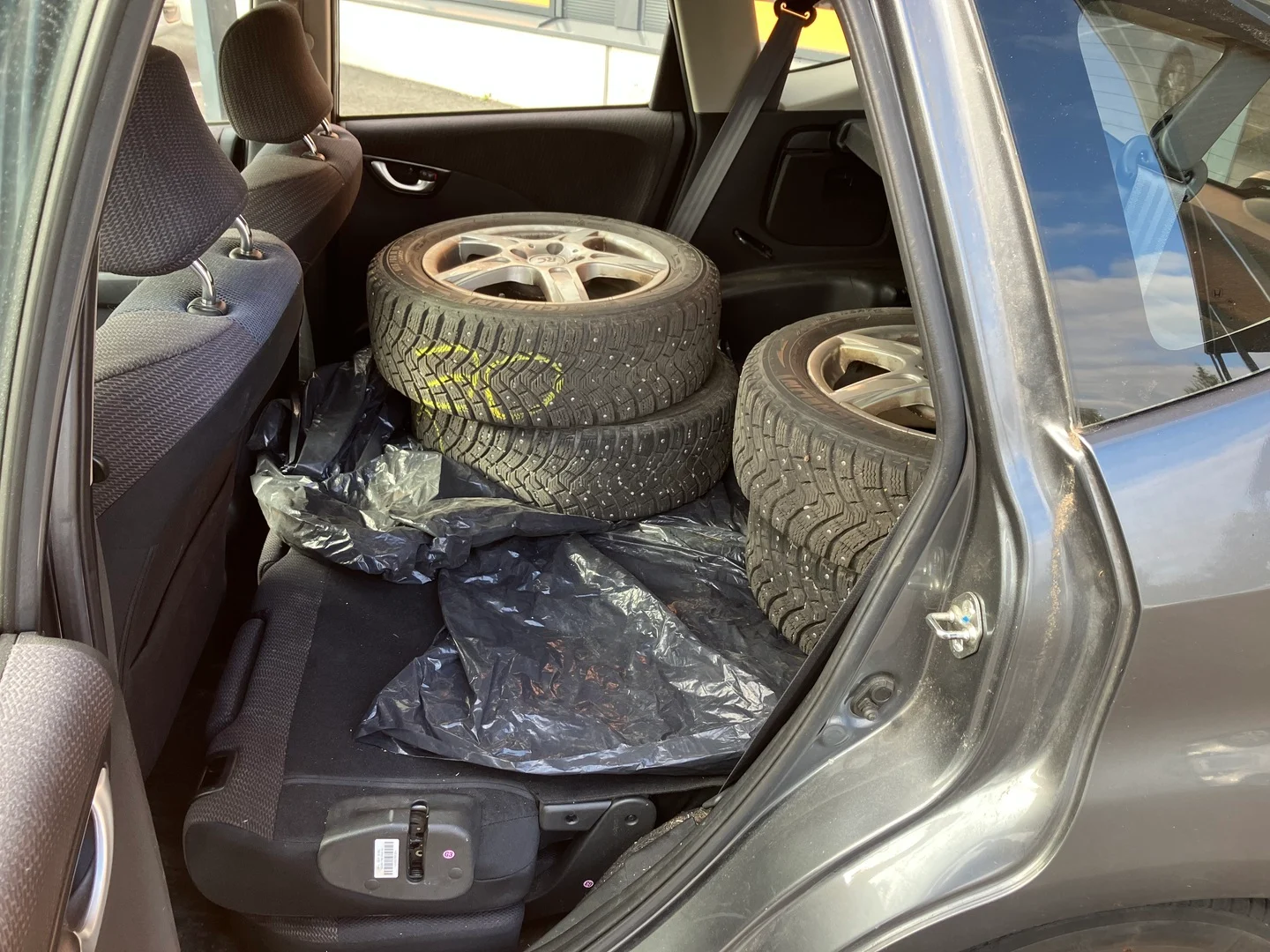 Car Image - pF1VNb2RnfnF28zl0RGkj