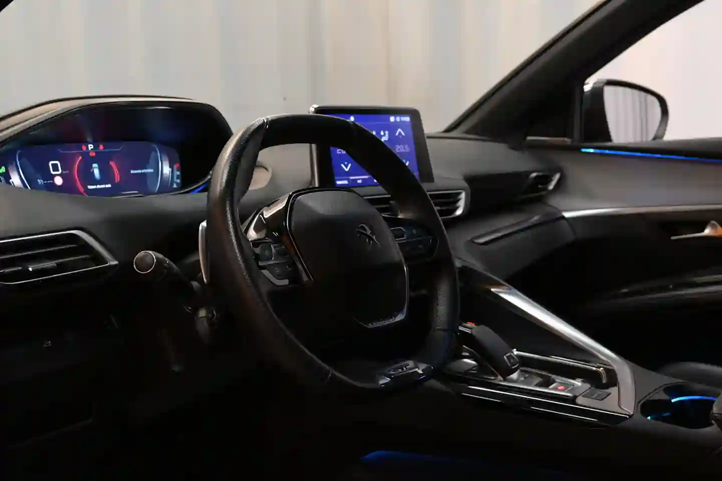 Car Image - 6OzM9BaLn2ZFmYSNowJ2ct