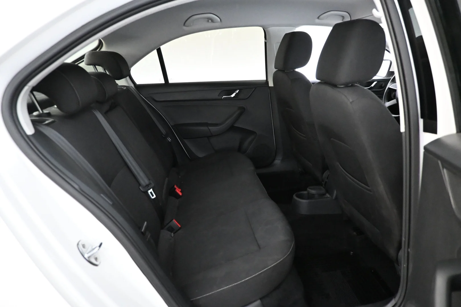 Car Image - 2EeDA5jOZG2oAd7uQ6SwdX