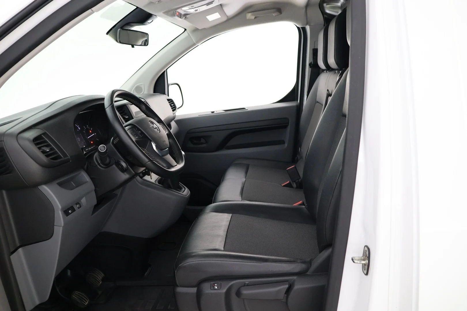 Car Image - 4QSk1RyLHogIOvRoVc9Cz6
