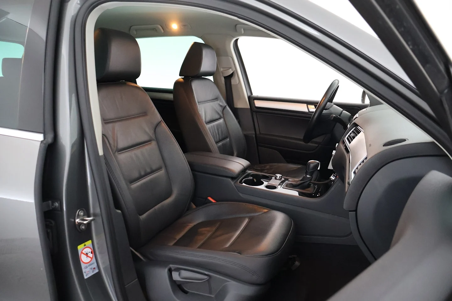 Car Image - 50bQSKPKUdplPkw9hT5JTe
