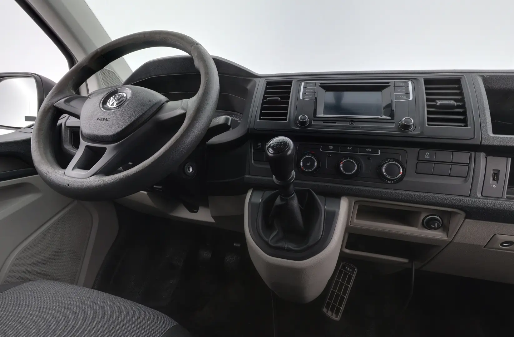 Car Image - AOCwEuwV8adroO3NOK2hh