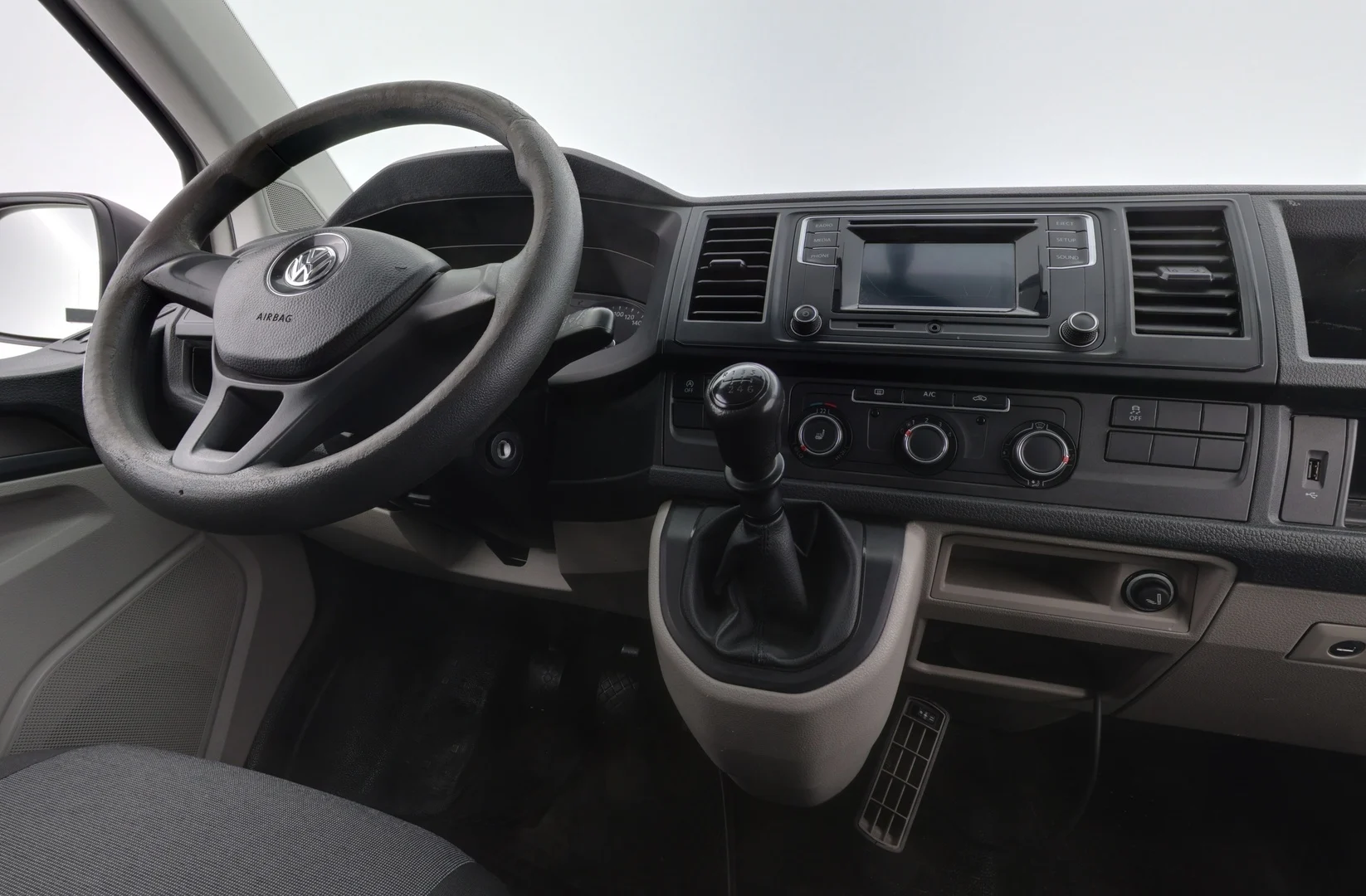 Car Image - AOCwEuwV8adroO3NOK2hh