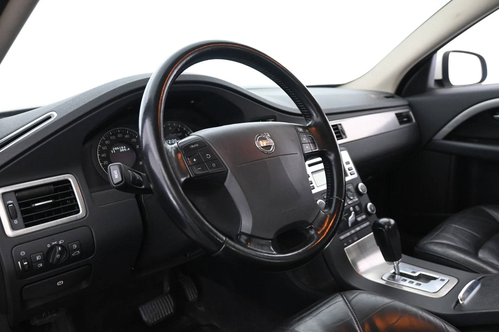 Car Image - LiDQpKFC4MZYPhlnB24Lu