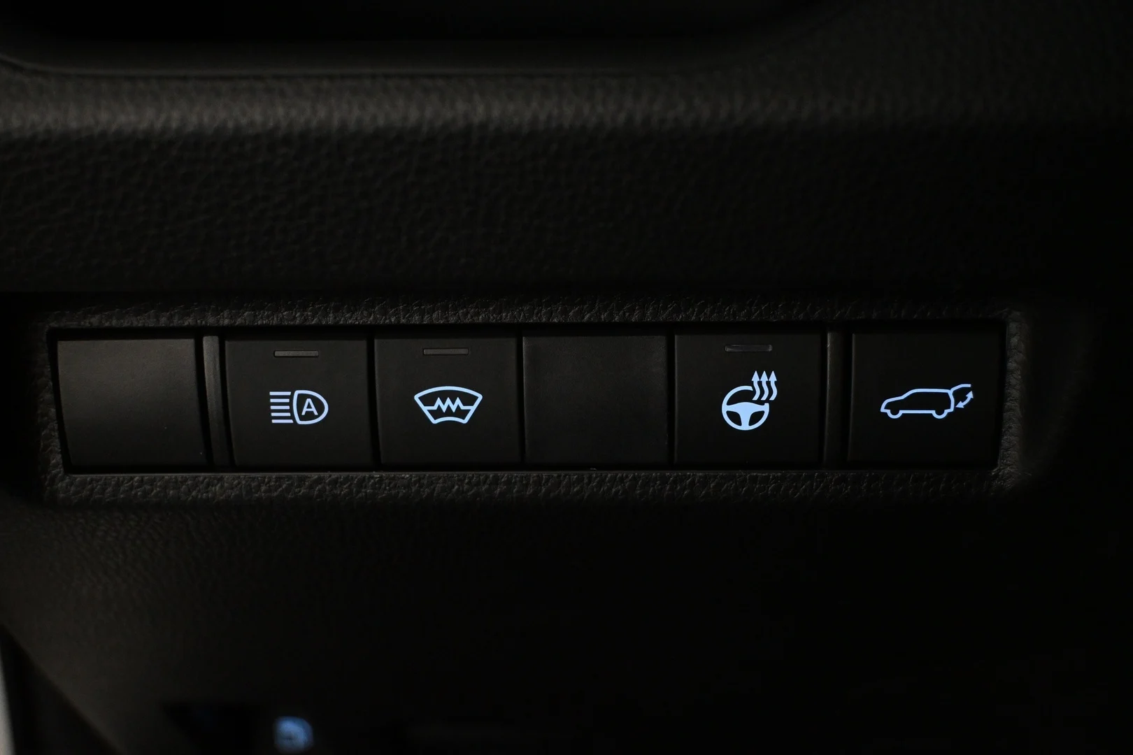 Car Image - 6F9itdeXnRaVzAex0aMUrH