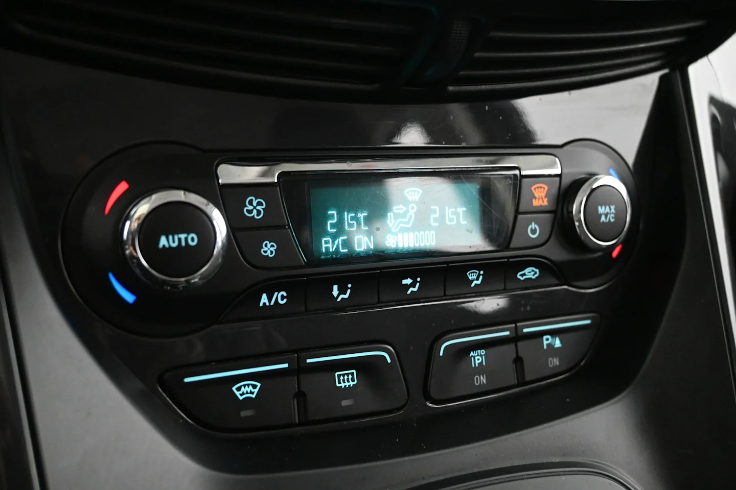 Car Image - 1K47W2cWvbxWxNZks8j6kC