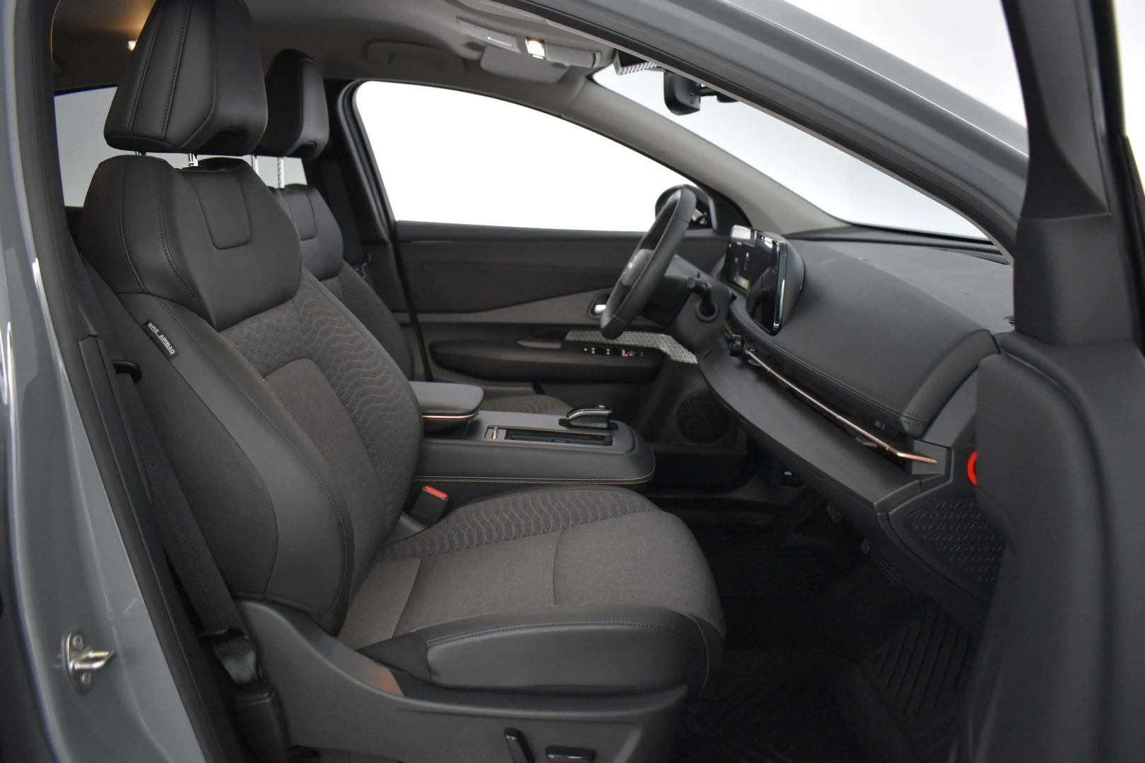 Car Image - 2EkR96YsSJ5NxCWKyDB2V7
