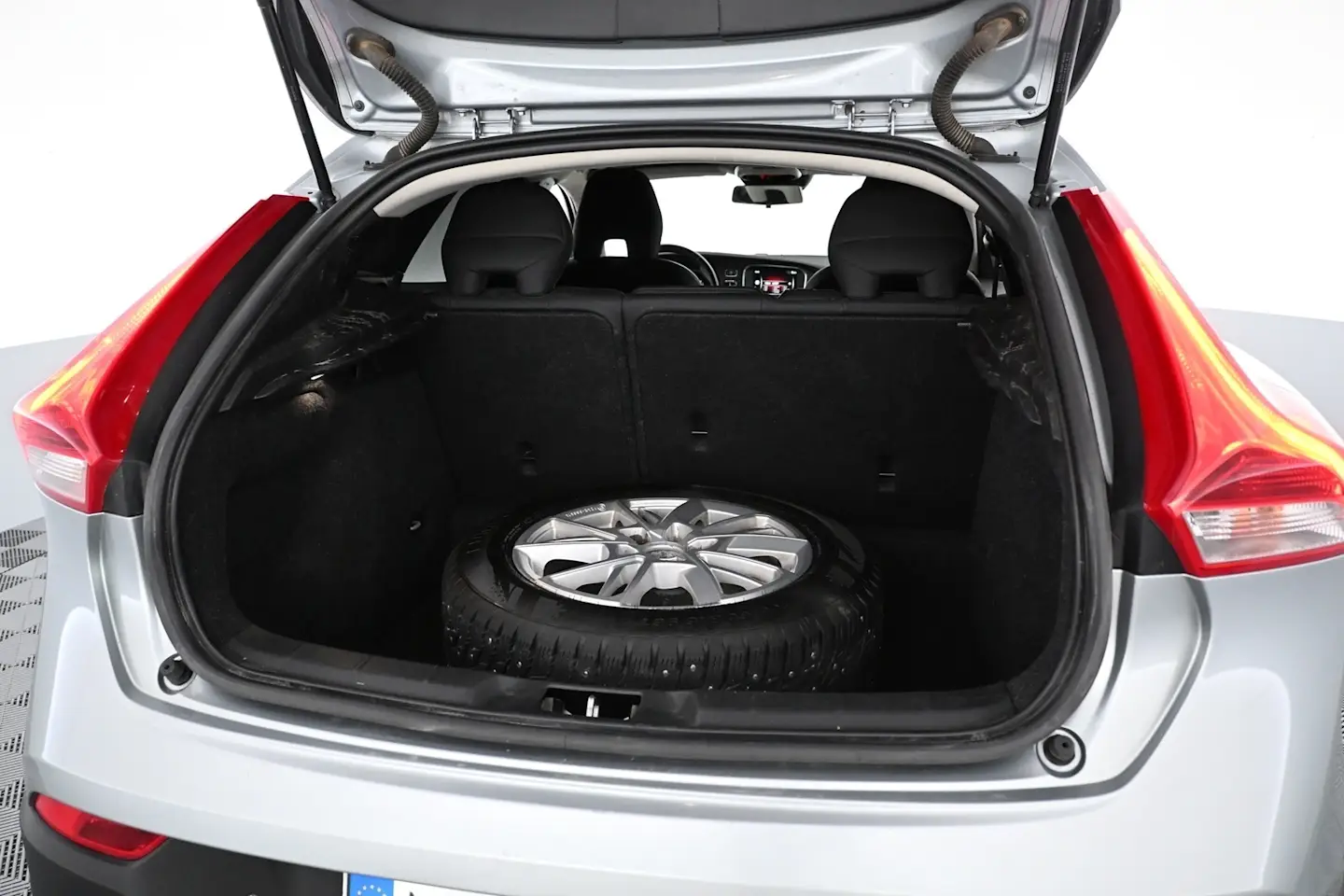 Car Image - xpyeLHHjzyQDfsvrv81JH