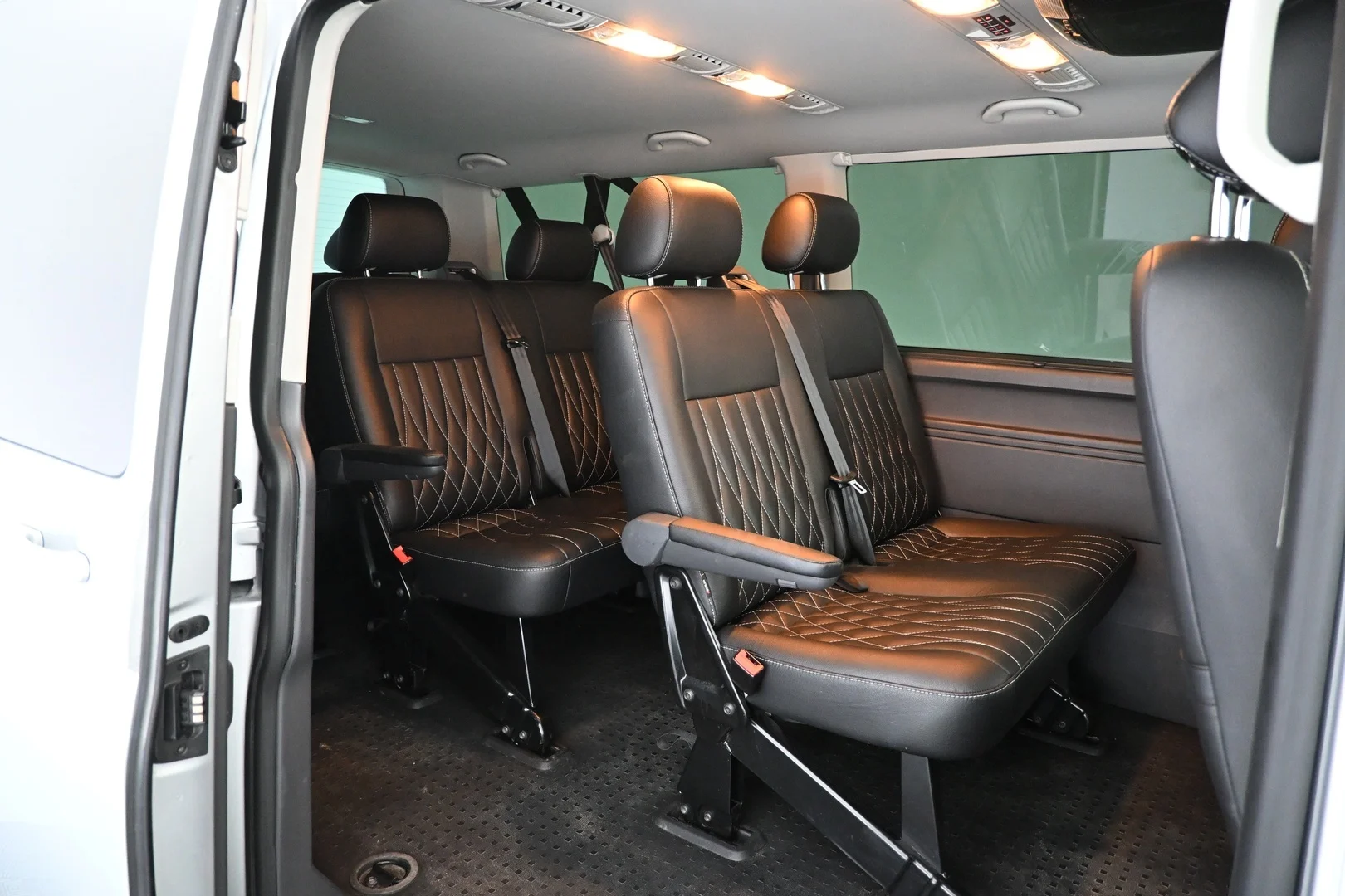 Car Image - 3dwKdS2V9CoBIwuUcsqEOb