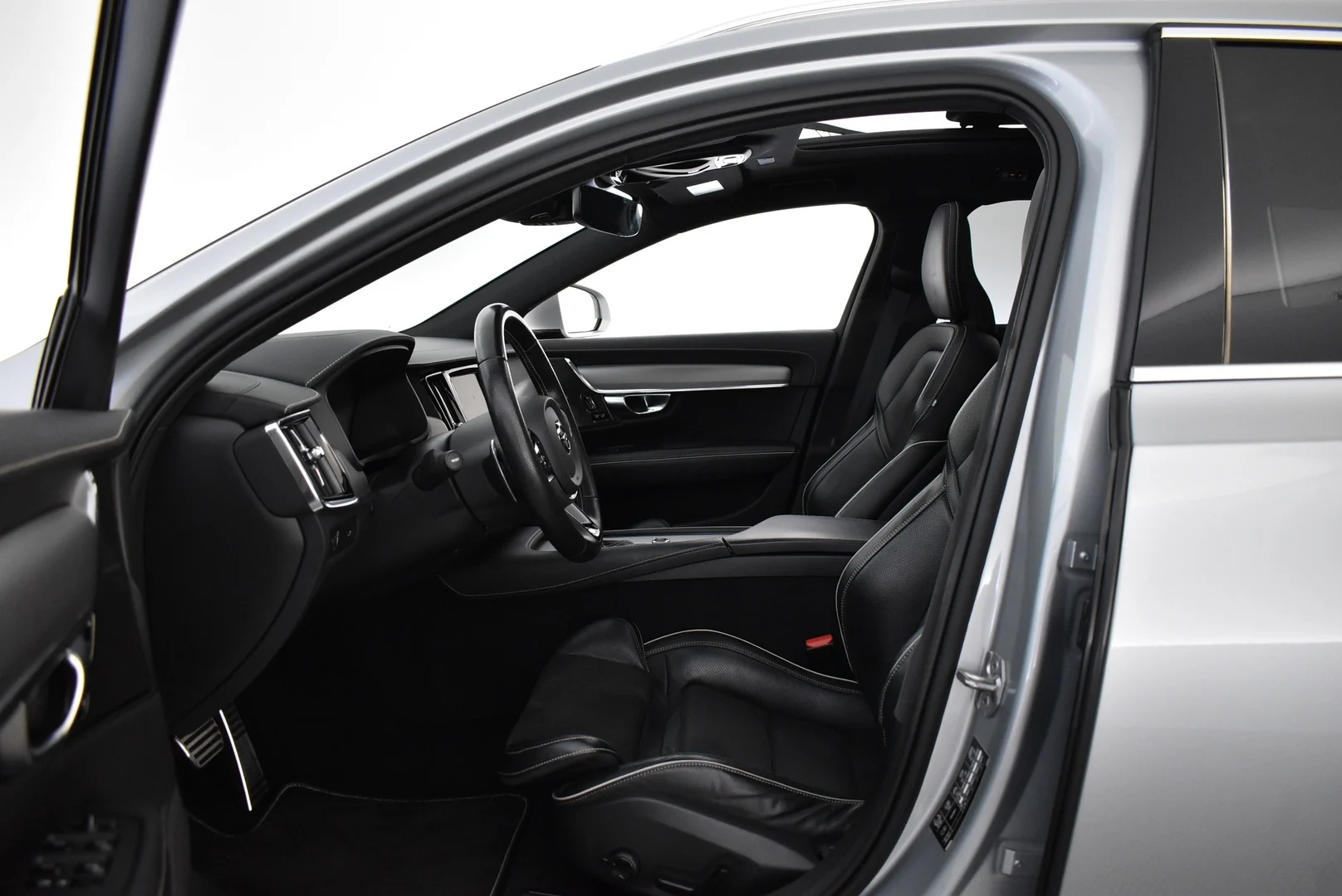 Car Image - 5pbksEAtCyykcRglaLF0bL