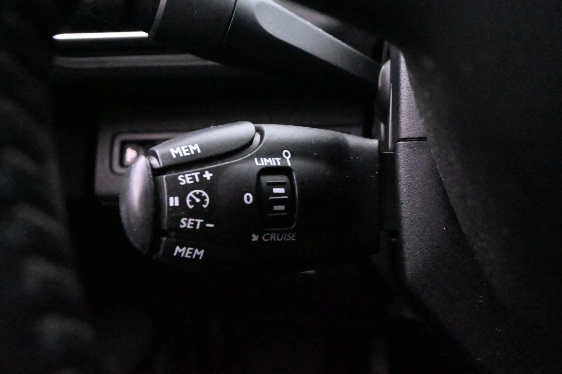 Car Image - 4LB8PbqiPgEW8SlCdYgdld