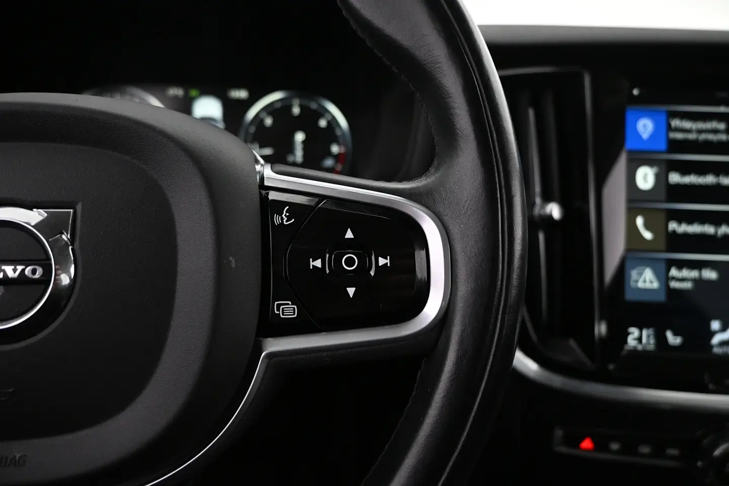 Car Image - 3UXY5NHxQBB8qnZgdzFb1w