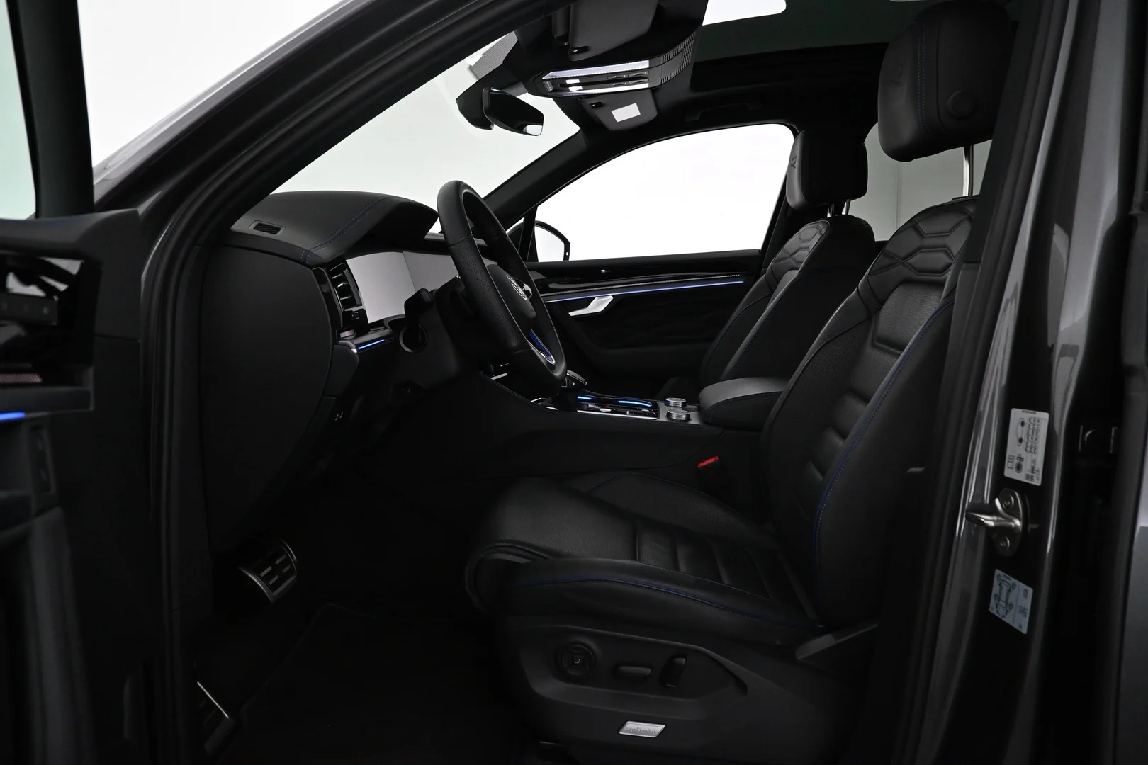 Car Image - 1ekN5JXrq9NzDKDStVcq8b