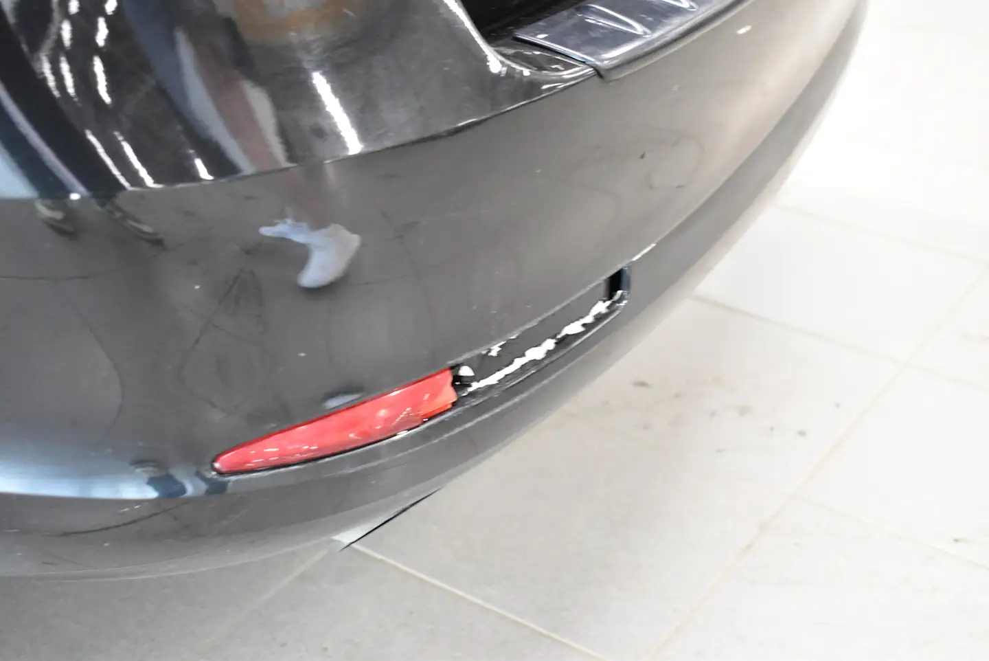 Car Image - 1T8d6NNLag55KUeuuvbaVv